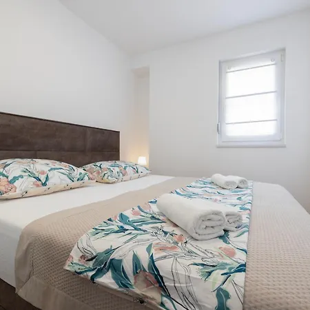 Apartment Samed *